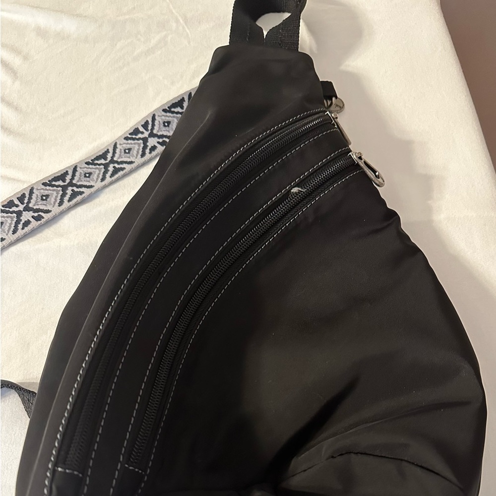 Women’s crossbody sling bag